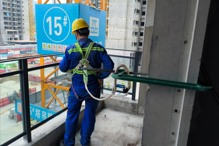 高端仿石漆，就選科創美——安全先行 高空作業防護指南