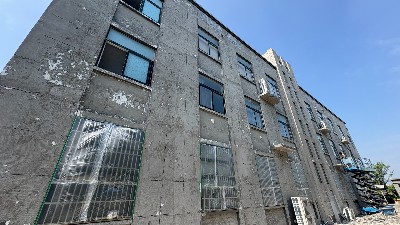 科創(chuàng)美涂料工廠：廠房外墻仿石漆翻新工期