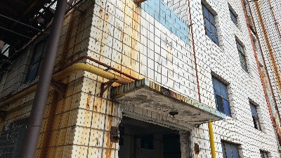 為什么老舊的廠房外墻瓷磚需要翻新