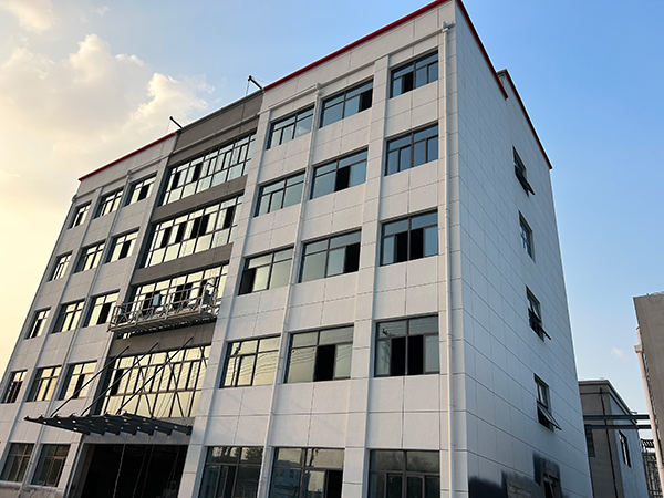 滁州成昱化學(xué)有限公司廠區(qū)外墻涂裝